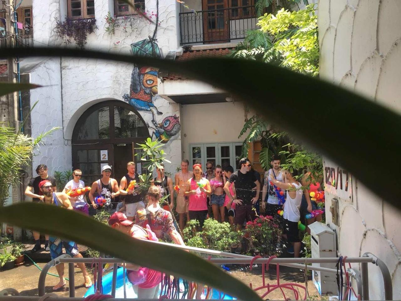 17You Inn Hostel Банкок Екстериор снимка