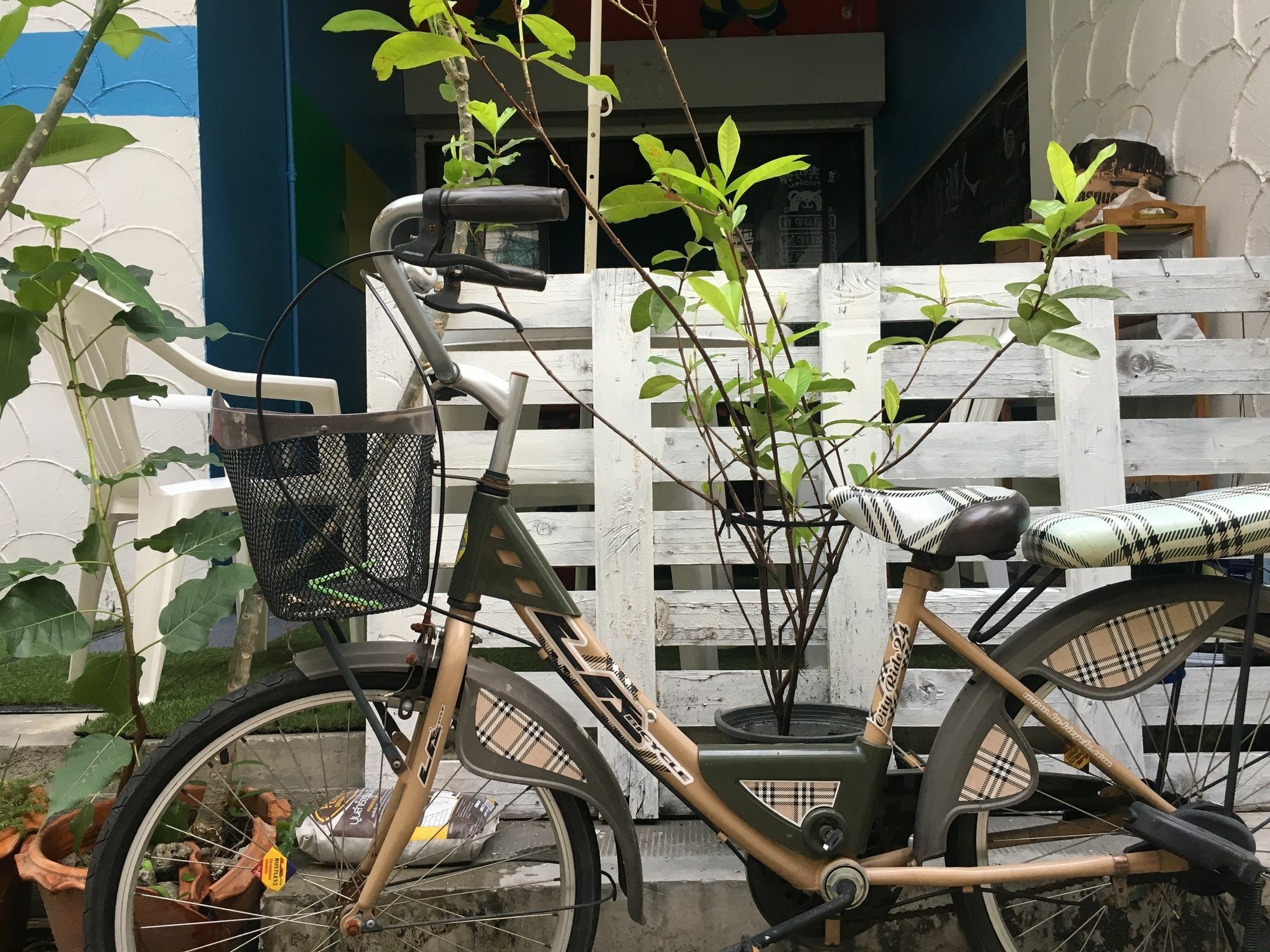 17You Inn Hostel Банкок Екстериор снимка